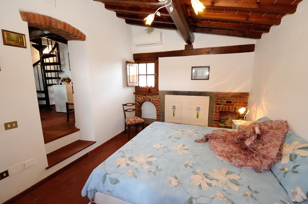 Agriturismo Villa Iris Castelfranco di Sopra Oda fotoğraf